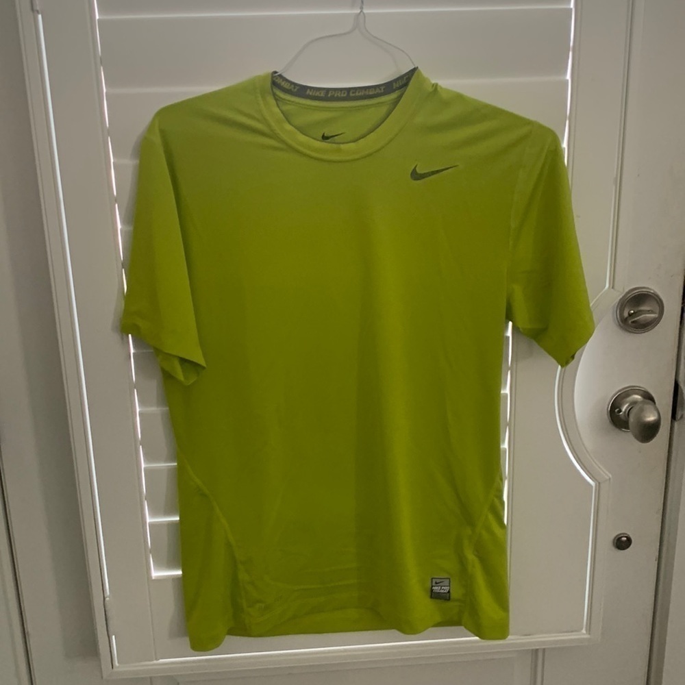 NIKE 𝅺Men's Nike Pro Combat Fitted Dri-Fit Tee